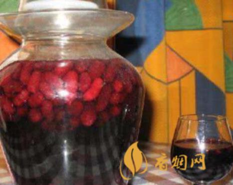 桑葚泡酒的做法_泡酒桑葚的功效與作用_泡桑葚酒的做法過程