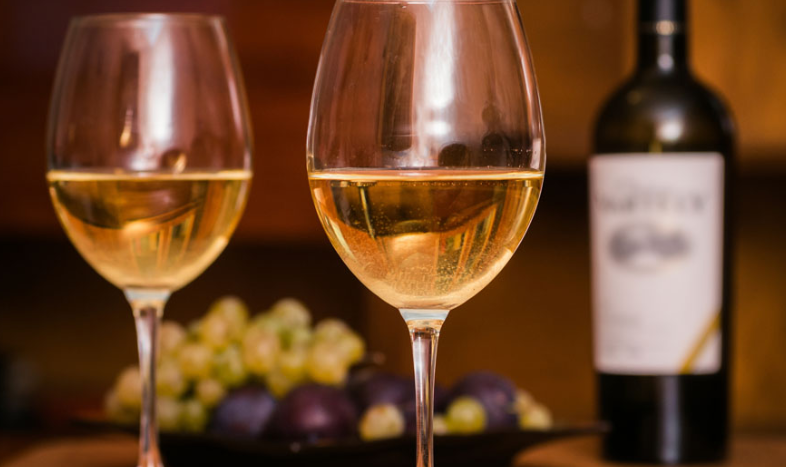 把一瓶750毫升的紅酒喝完，等于是喝了多少白酒？建議弄明白些好