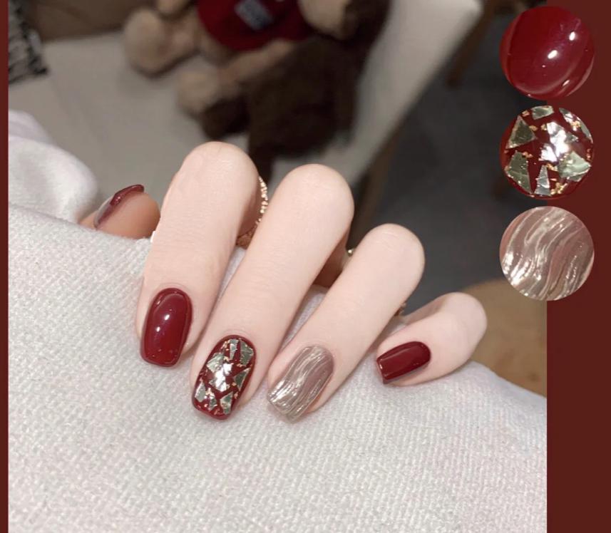 美甲酒紅色_美甲酒紅色怎么調出來的_酒紅色美甲款式